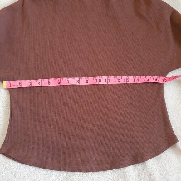 House of Harlow 1960 Women's Size S Brown Thermal Waffle Knit Off Shoulder Top - Picture 8 of 9